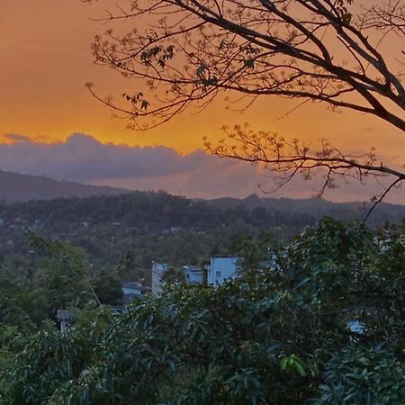 Kandy Hill Escape Luaran gambar