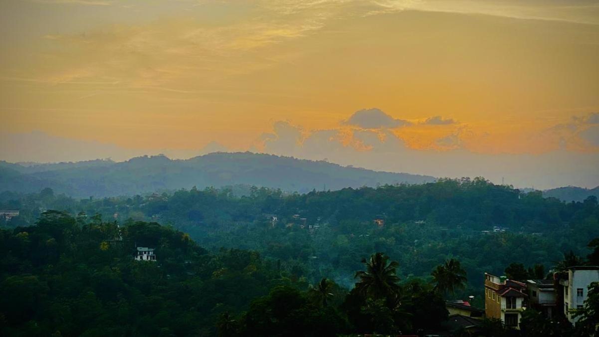 Kandy Hill Escape Luaran gambar