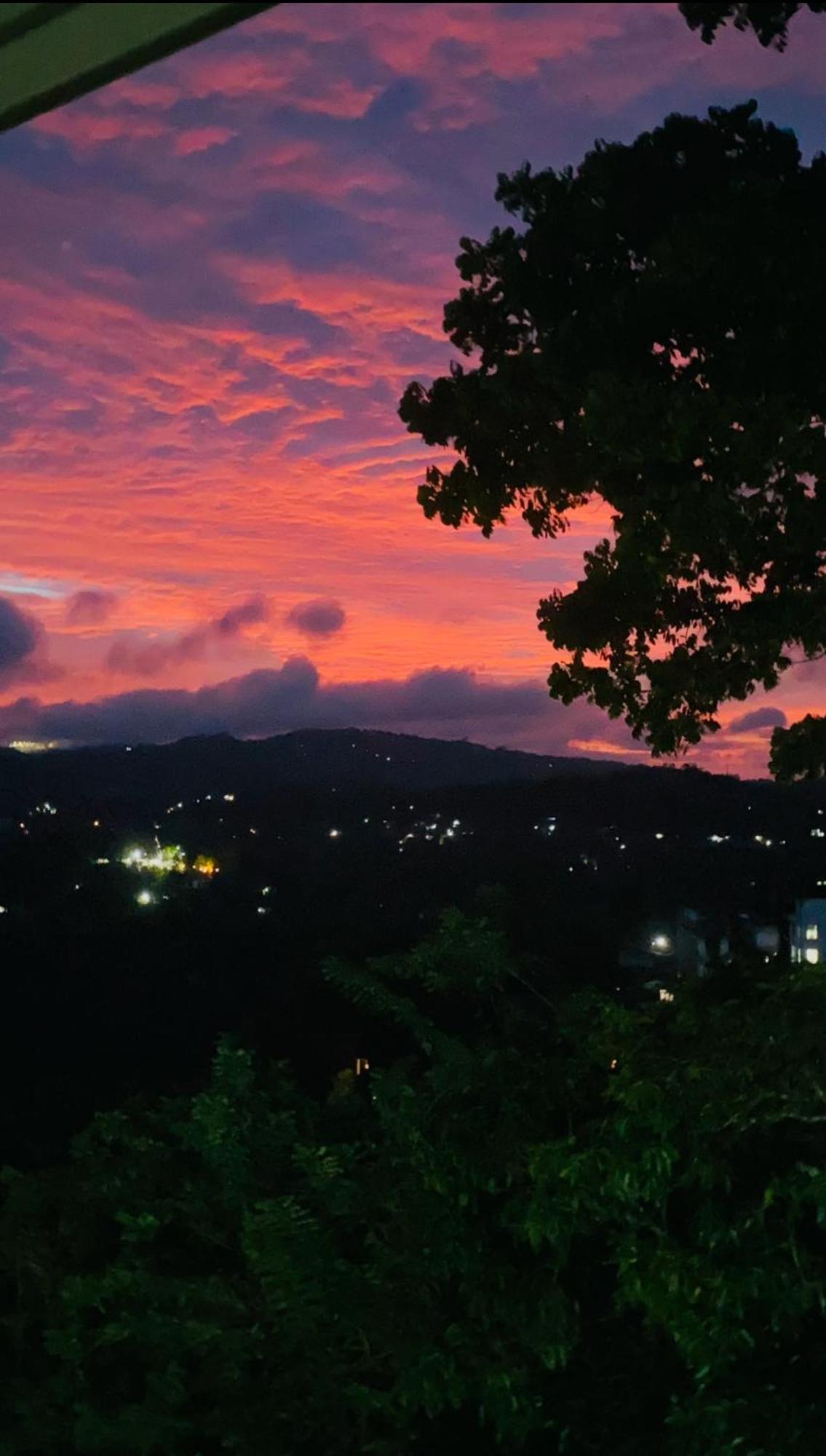 Kandy Hill Escape Luaran gambar