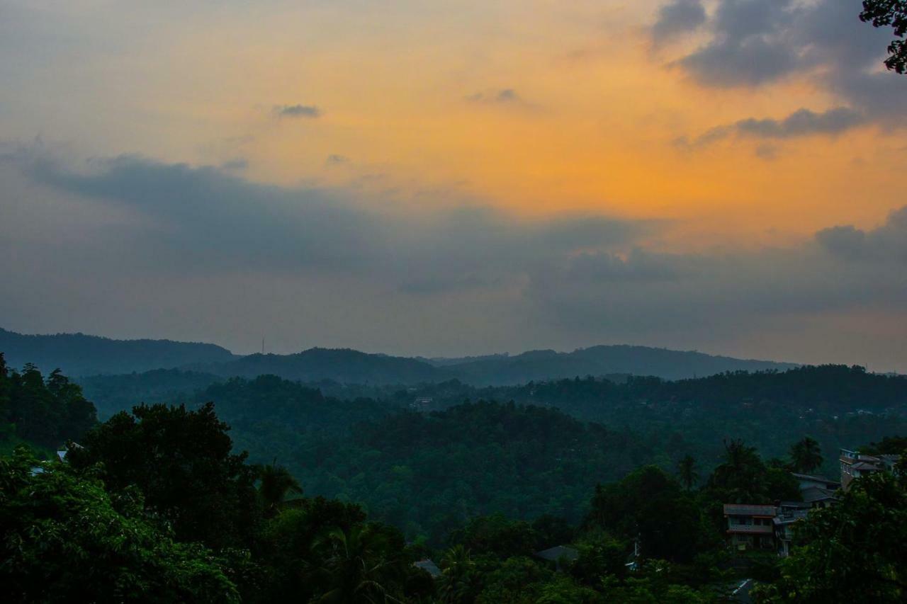 Kandy Hill Escape Luaran gambar